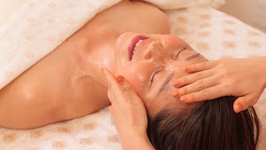 小顔たるみケアフェイシャルエステ・カルナー武蔵小杉